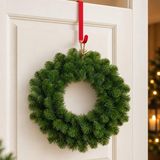 Kunststof kerstkrans - D45 cm - groen - incl. deurhanger rood - deurkrans