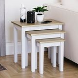 Vida Designs Yorkshire Nest van 3 tafels voor woonkamer, stapelbare bijzettafels, trap en eenvoudige montage (eiken en wit)