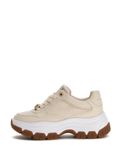 Guess Berrett 2 Lage Sneakers Dames Beige Maat 39
