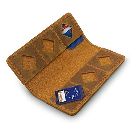 MegaGear SD-kaarthouder - Leer - Camel