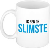 Bellatio Decorations Cadeau koffie/thee mok - blauw - de slimste - 300 ml - keramiek