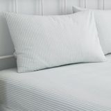 Dreams & Drapes - Blauw Krijtstreep Eenpersoons Hoeslaken (190 x 90 x 28cm) - Luxe Polycotton Bed Sheet - Bijpassend Dekbedovertrek Beschikbaar - Wit Beddengoed met Blauwe Strepen