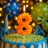 Candle Wisdom Verjaardagstaart Kaarsje Dino Cijfer 8 Licht Bruin/Gele Stippen