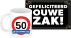 Bellatio Decorations Shoppartners Bv Verjaardag cadeau koffie mok - beker - 50 jaar print - 300 ml - en een A5-size wenskaart ouwe zak