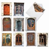 M4624OCB-B1x10 Art Nouveau-deuren: 10 verschillende lege notitiekaarten voor alle gelegenheden met afbeeldingen van prachtig sierlijke en ingewikkeld ontworpen deuropeningen met witte enveloppen.