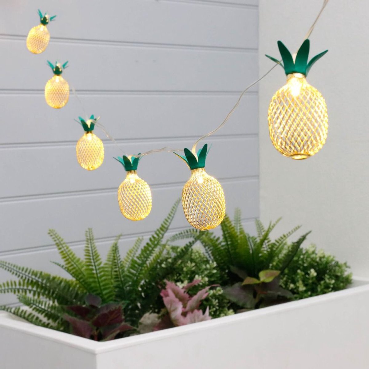 Gardenwize Lampen koord - ananas lantaarn LED - 10 lampjes - zonne-energie - Lichtsnoer