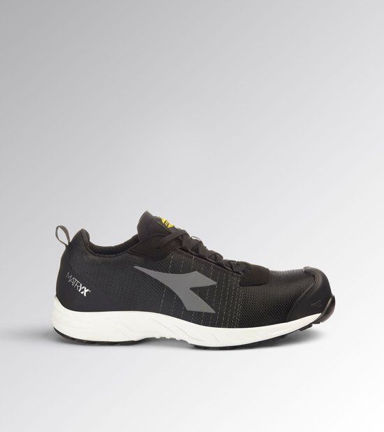 Diadora FLY LT MTX LOW S3L FO SR SC black/white 39