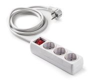 FAMATEL Sockel, 3 stopcontacten met schakelaar, aardingsstopcontact (TT), 16 A, 250 V, kabel 5 m 3 x 1,5 mm², wit