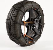 SNO-PRO Sneeuwkettingen 9mm MATIC 130 - automatische spanner - 225/50 R18, 225/55 R18, 225/65 R17, 235/50 R18, 235/60 R17, 235/70 R15, 245/45 R18, 245/50 R17, 245/55 R16, 255/35 R19, 255/45 R17, 255/45 R18, 245/40 R20, 215/65 R17, 235/65 R16