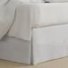 Lux Hotel Jupe de lit en microfibre - Style personnalisé - Chute de 35 cm - Blanc - Grand lit