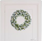Mica Decorations Kerstkrans/dennenkrans - groen - verlichting en kunstsneeuw - D60 cm