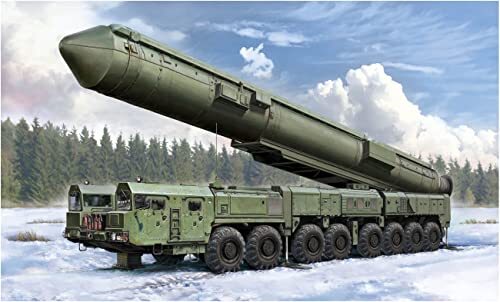 Hobbyboss 82952 1/72 15U175 TEL op RS12M1 Topol-M ICBM modelbouwset