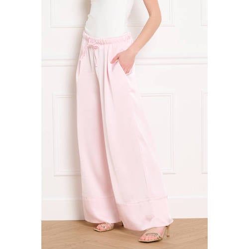 LOLALIZA satijnen high waist broek lichtroze