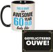 Bellatio Decorations Verjaardag cadeau koffiemok - thema 60 jaar - man - Awesome - met gefeliciteerd ouwe wenskaart - A5 - leeftijd humor
