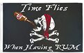 AZ FLAG Piratenvlag "Le Temps passe avec Le Rhum" 90 x 60 cm - Doodskop vlag 60 x 90 cm - Vlaggen