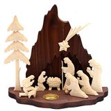 Dekohelden24 Prachtige met de hand gesneden houten kerststal, heilige familie, met theelichthouder, ca. 32 cm, bruin, 32 x 32 cm