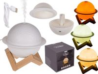Luchtbevochtiger/olie-diffuser, planeet, met houten stand, 3 lichtniveaus & USB-kabel, voor ca. 110 ml, ca. 13,8 x 10,5 cm, van kunststof, in geschenkdoos