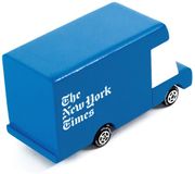 Candylab NYT Delivery Van Houten Speelgoedauto - Multicolor