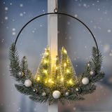 LED metalen decoratiering met dennenbomen en kerstballen - 30 cm - kerst deco ophanger warm wit verlicht batterij aangedreven - Advent winter krans met sierversiering om op te hangen kerstdecoratie