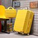 Valise rigide à 4 roues et serrure TSA