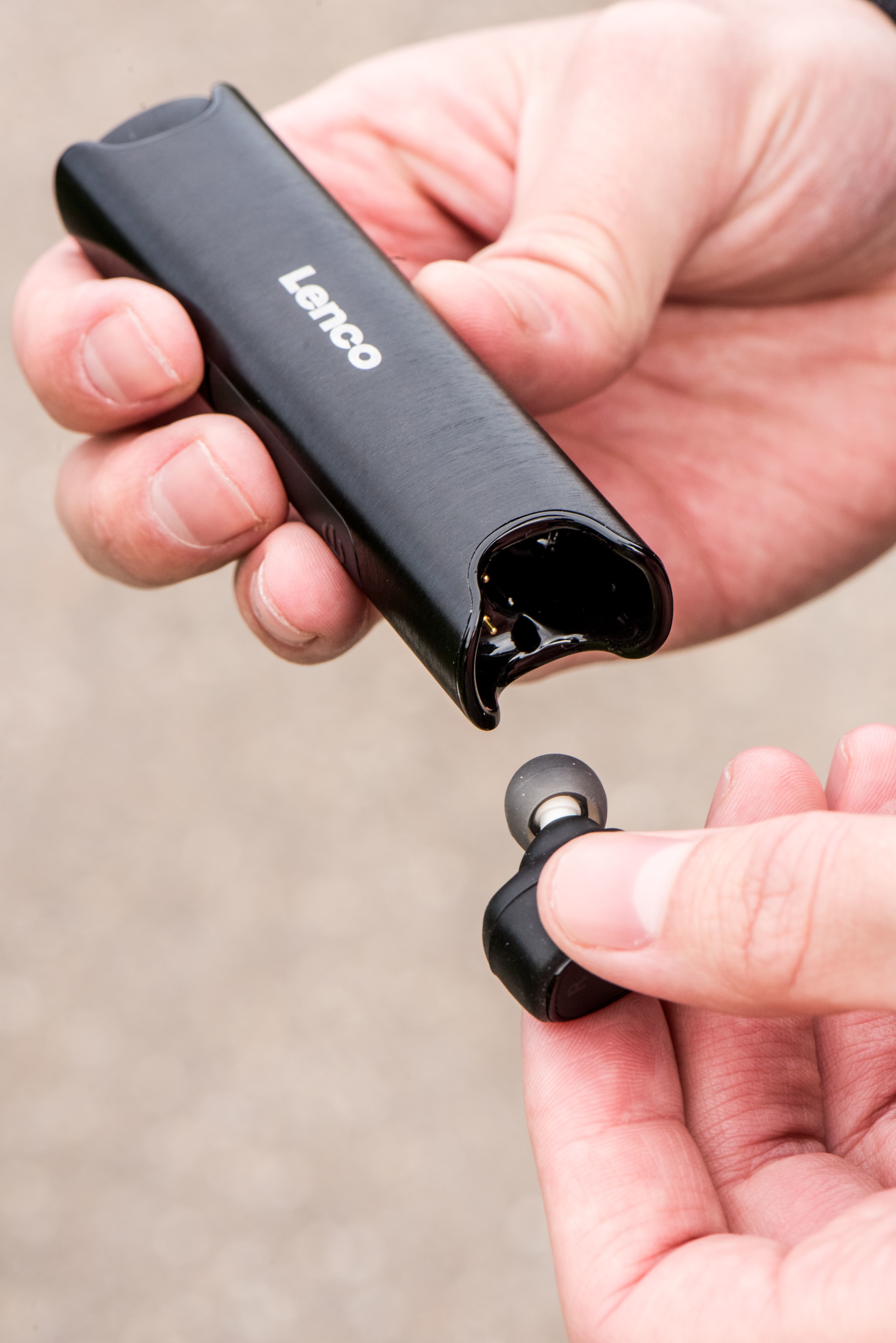 Lenco EPB-440 - Draadloze In-ear Bluetooth Headset - Zwart