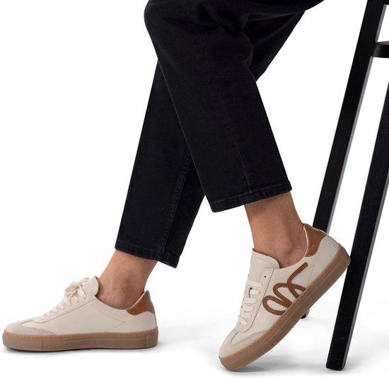 Manfield - Dames - Beige leren sneakers met suède details - Maat 38