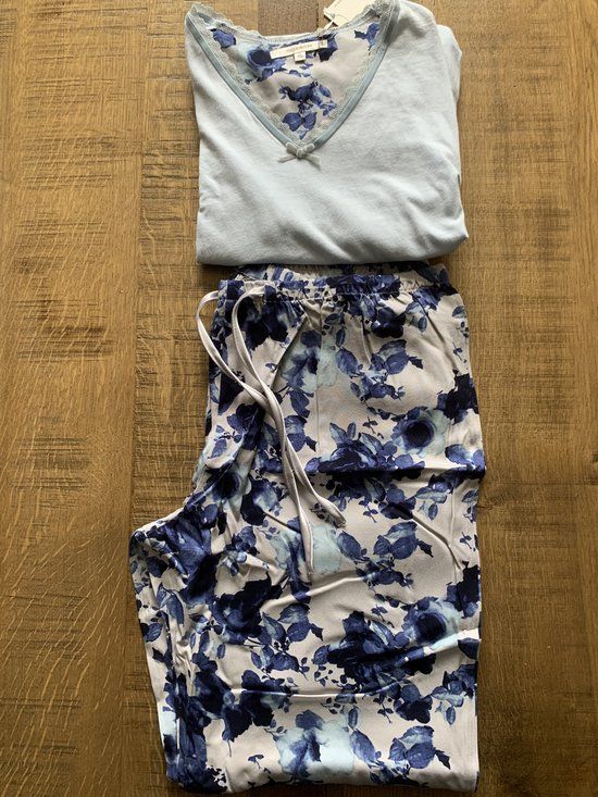 Guasch Damespyjama XL Lichtblauw met bloemenprint