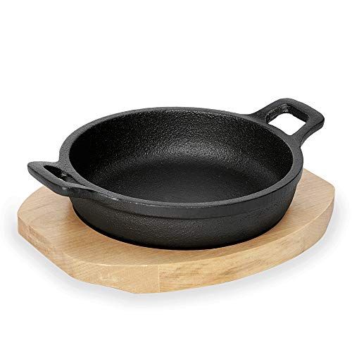 WAS IST WAS 100 Serie gietijzeren serveerpan met houten onderzetter - 10 cm