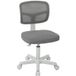 Chaise de bureau ergonomique sans accoudoirs, fauteuil de bureau pivotant, dossier courbé en maille et roulettes, gris
