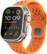 By Qubix - Ultimate Sport Edition bandje - Oranje - Siliconen - Geschikt voor Apple Watch 44 mm / 45 mm / 46 mm / 49 mm
