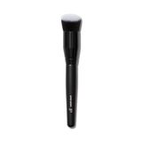 e.l.f. Camo Liquid Blush Brush, Angled Blush Brush, perfect voor het aanbrengen en blenden van kleuren op je wangen, zachte, dichte haren, veganistisch en dierproefvrij