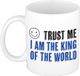 Bellatio Decorations Bellatio Decoration Cadeau koffie/thee mok - trust me King of the world - blauw - keramiek - 300 ml