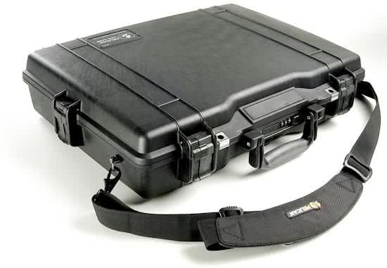 Peli 1495 Waterdichte laptopkoffer 17-inch Zwart met Foam Interieur