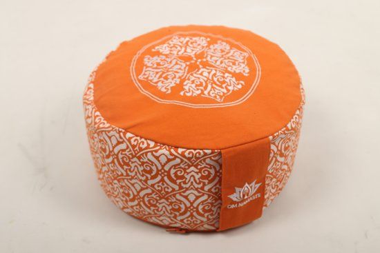 Om Namaste DESIGN ROND ORANJE MEDITATIE KUSSEN