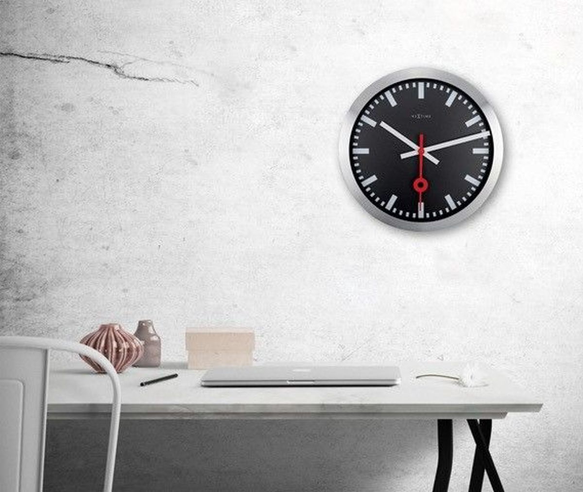 NeXtime Station Stripe - Tafelklok / Wandklok - Rond - Aluminium - Stil uurwerk - Ø19 cm - Zwart