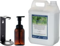 Claudius Cosmetics B.V. Claudius Zeepdispenser 300 ml amber bruin hervulbaar + 5 Liter Bodylotion Dennen navulling (inclusief beugel)