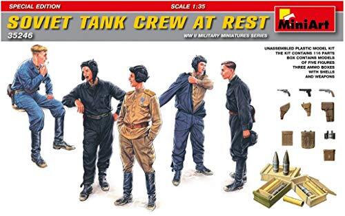 MiniArt 35246 Figuur Soviet Tank Crew at Rest.Special Edition