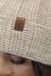 Vivisence Dames Wintermuts - Zacht Gebreid Materiaal met Modieuze Steek en Pompon Van Imitatiebont - Warme Fleece Voering voor Comfort Pasvorm en Minder Statisch Haar tijdens Koude Winterdagen - Beige