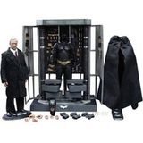 Hot Toys DC Comics The Dark Knight Batman Armory With Alfred Pennyworth MMS235