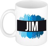 Bellatio Decorations Jim naam cadeau koffie mok - beker - met blauw verfstrepen - Cadeau collega - vaderdag - verjaardag - meester - coach - 300 ml - wit