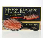 Mason Pearson Gentle Nylon NG2 Dark Ruby Brosse