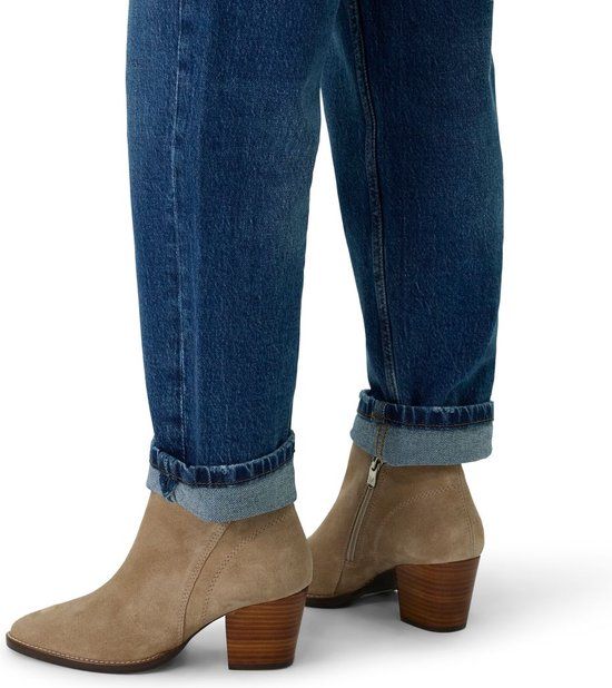 Manfield - Dames - Beige suède enkellaarsjes met hak - Maat 37
