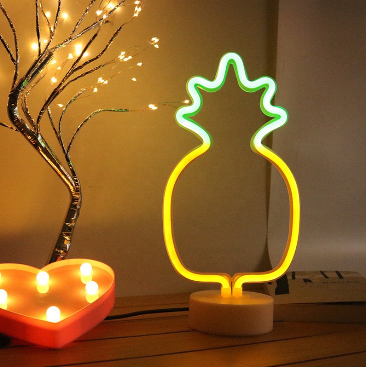 CozyDesigns Led nachtlamp - 3D Ananas - Led lamp - Sfeerverlichting - Plastic