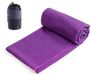 Serviette de yoga en microfibre violette avec picots antidérapants
