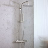 Hudson Reed Colonne de douche thermostatique moderne avec pomme de douche ronde et douchette - Finition acier