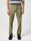 WRANGLER Broek 'Wrangler Regular Chino Aloe 112371031' groen