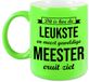 Bellatio Decorations Dit is hoe de leukste en meest geweldige meester eruitziet cadeau mok / beker - 330 ml - neon groen - cadeau meester / leraar
