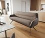 Banc de salle à manger Taya-Flex 200 cm tissu texturé taupe doux piètement croisé anguleux finition effet titane ressorts ensachés