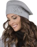 Vivisence Dames Baret - Zachte Wolmix Met Viscose Klassiek Model Met Bloemen Applicatie Rekbaar En Aansluitend - Warme Bescherming Voor Koele Dagen Comfort Voor Dagelijks Draagplezier En Cadeau - Lichtgrijs