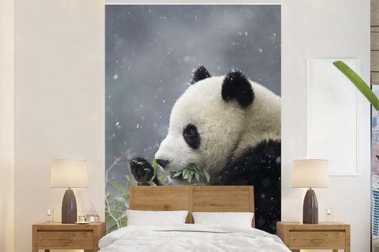 Nr1Wallpaper Behang - Fotobehang Panda - Bamboe - Sneeuw - Breedte 195 cm x hoogte 300 cm